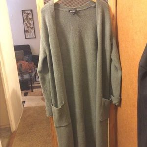 Like new Express sage knit long sleeve calf length open cardigan size S